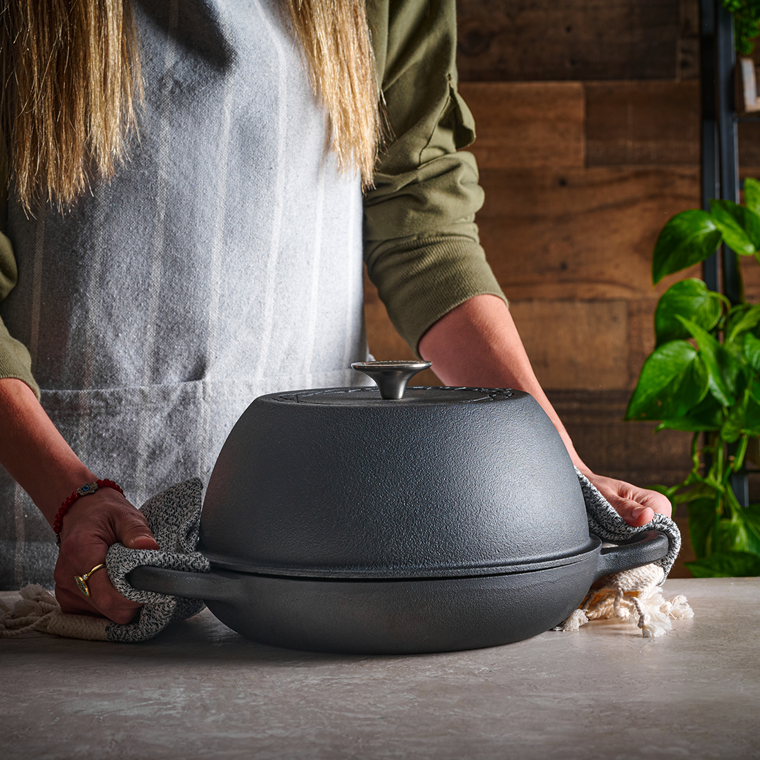 The Freeform Dutch Oven • Cast Iron • Round
