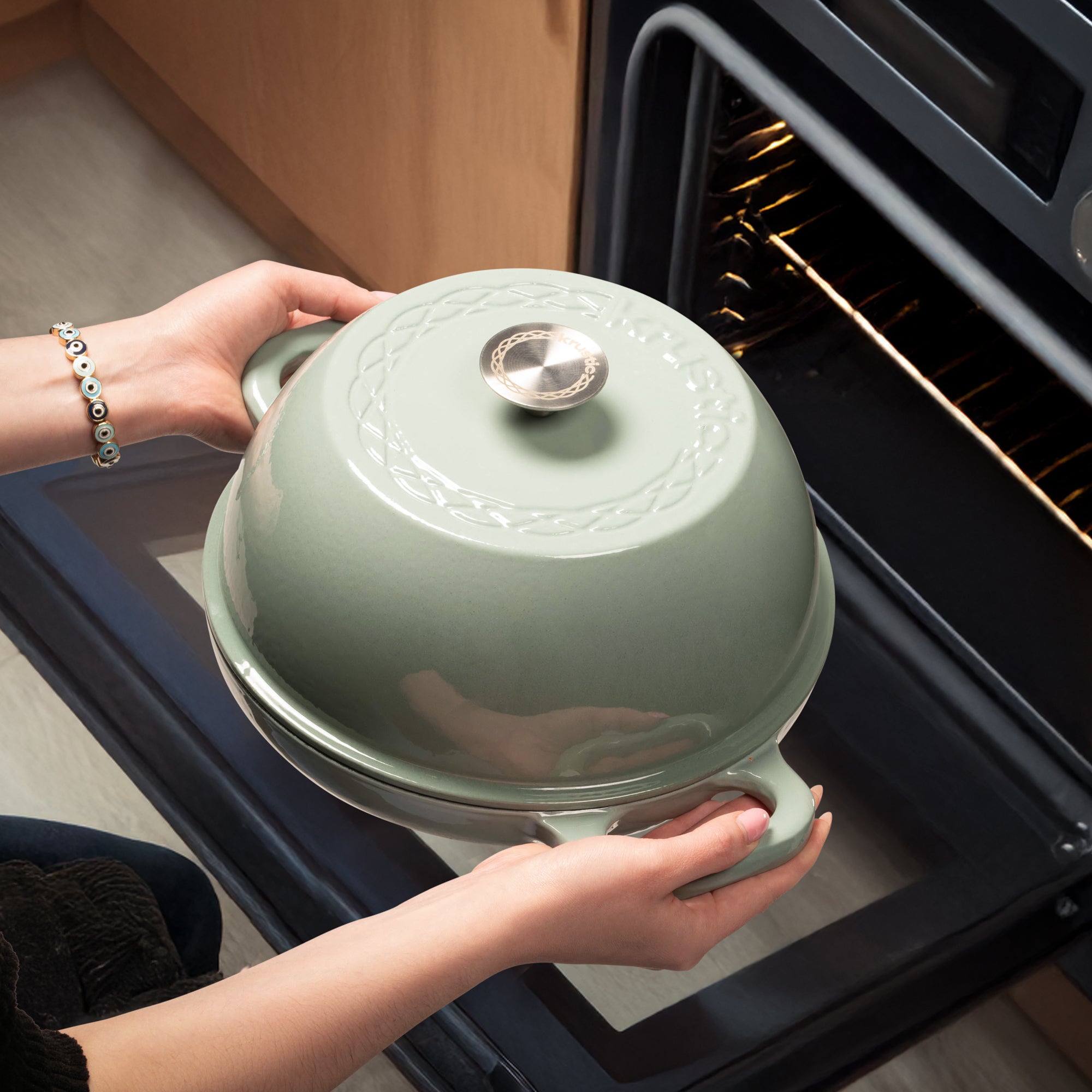 The Freeform Dutch Oven • Enameled Cast Iron • Round • 6-Quart