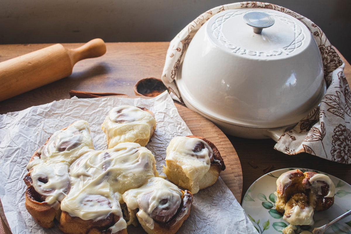 Dutch Oven Cinnamon Rolls