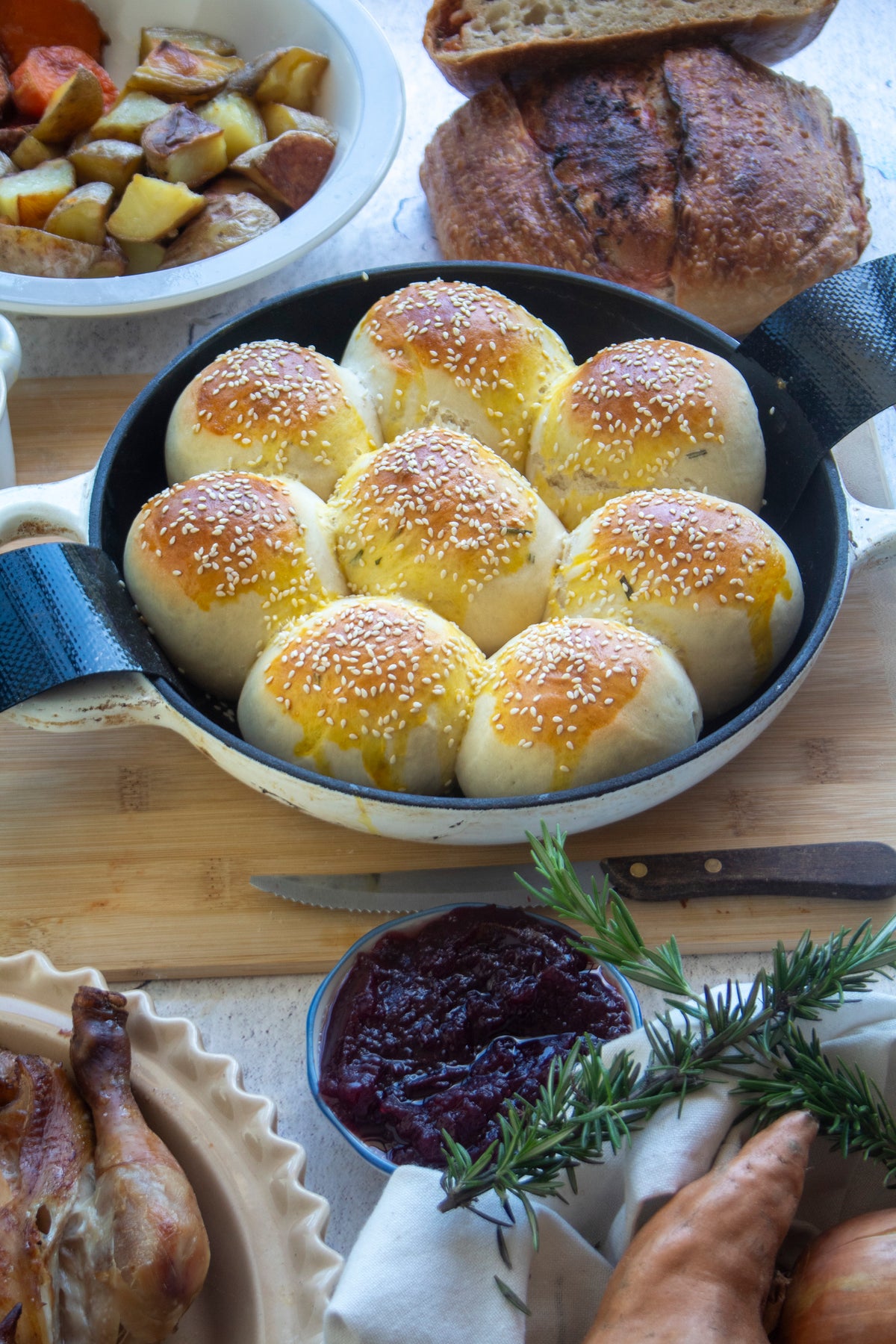 Soft Garlic Butter Dinner Rolls