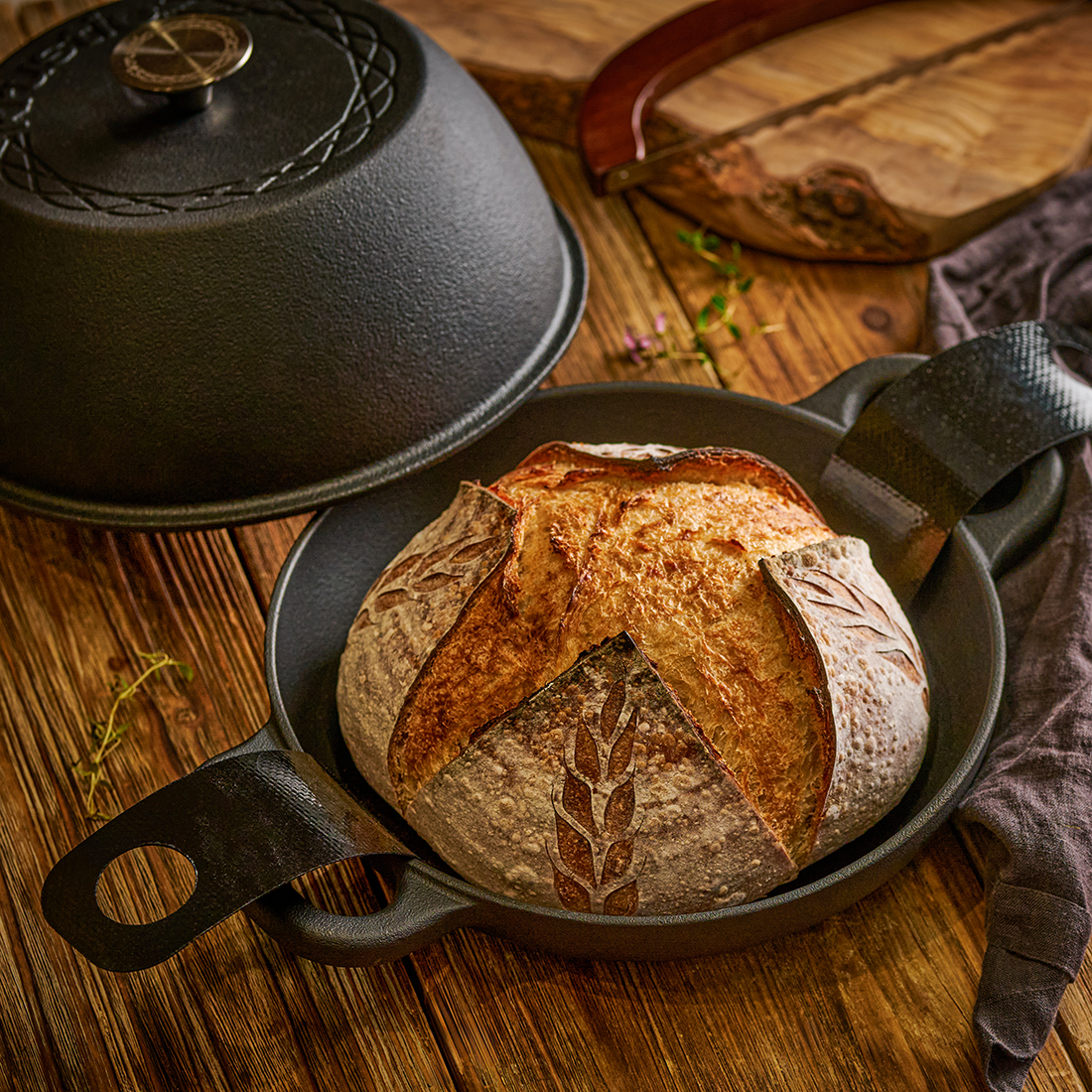The Freeform Dutch Oven • Cast Iron • Round