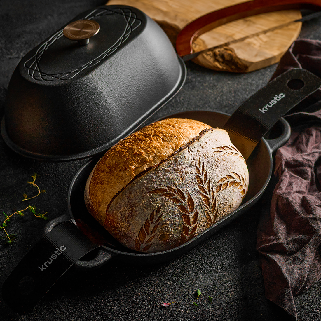 The Freeform Dutch Oven • Cast Iron • Oval