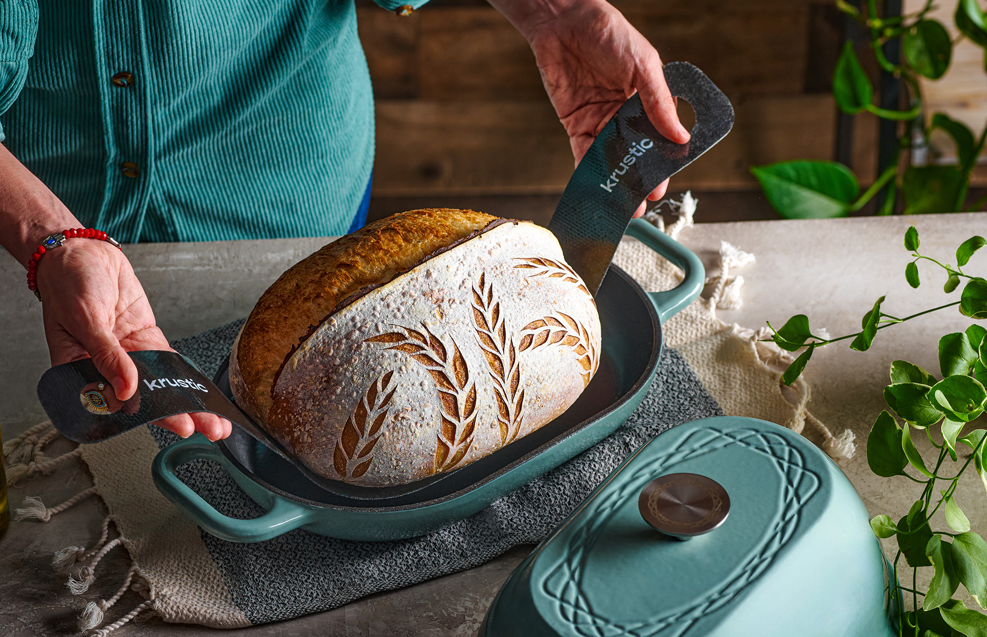 Oval Cast Iron Dutch Oven for Sourdough | Krustic Oval Cast Iron Dutch Oven for Sourdough | Krustic